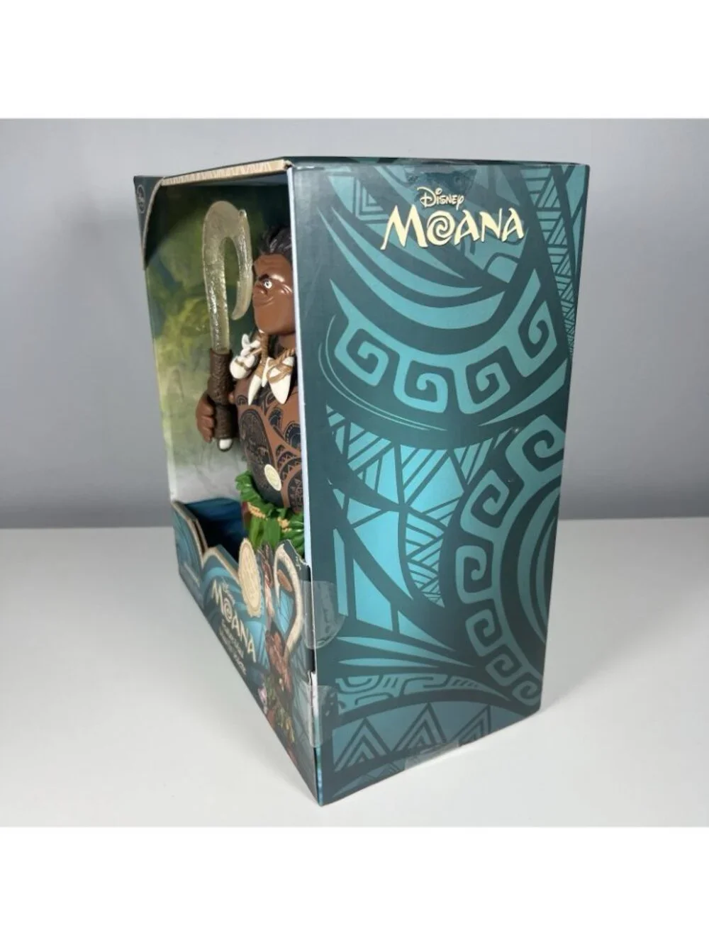 Disney Store Talking MAUI Action Figure Moana: Hidden Tattoos, Light-Up Fishhook